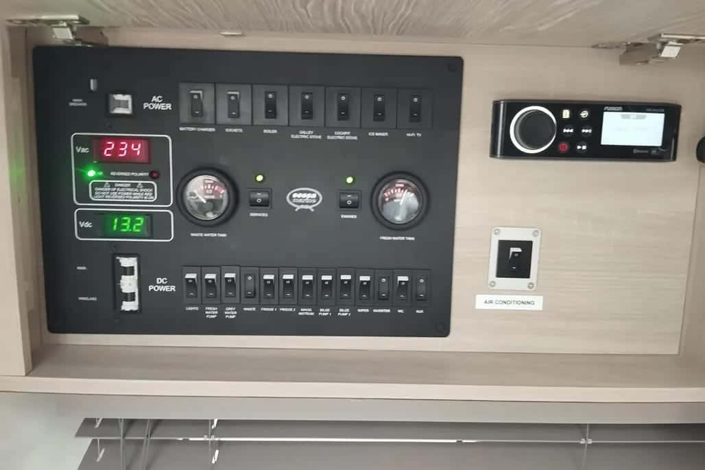 Sessa Marine C38 - miniatura 30