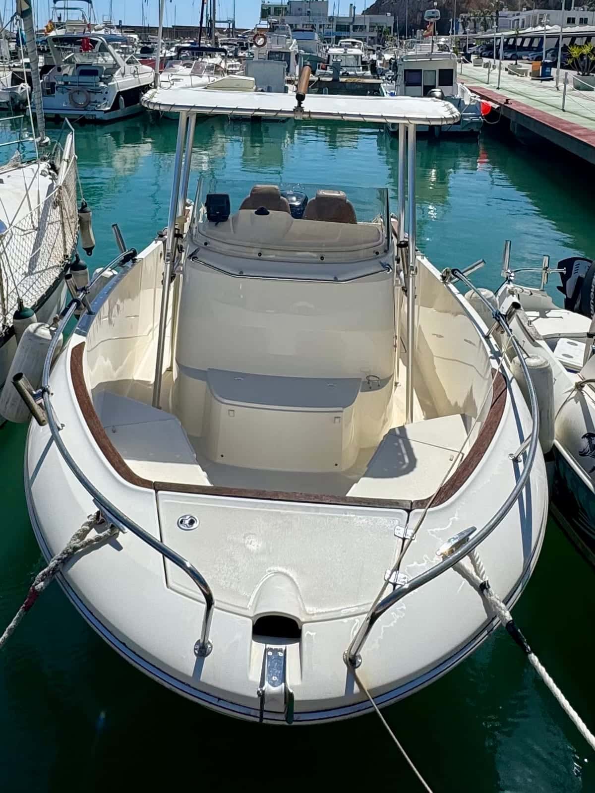 Jeanneau Cap Camarat 7.5 CC