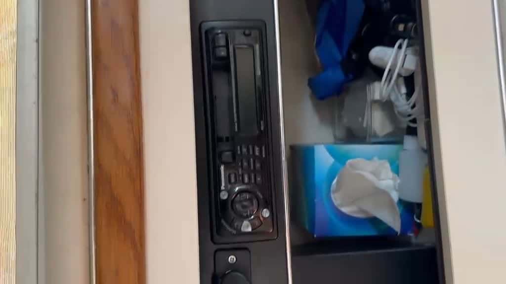 Sea Ray 330 - miniatura 22