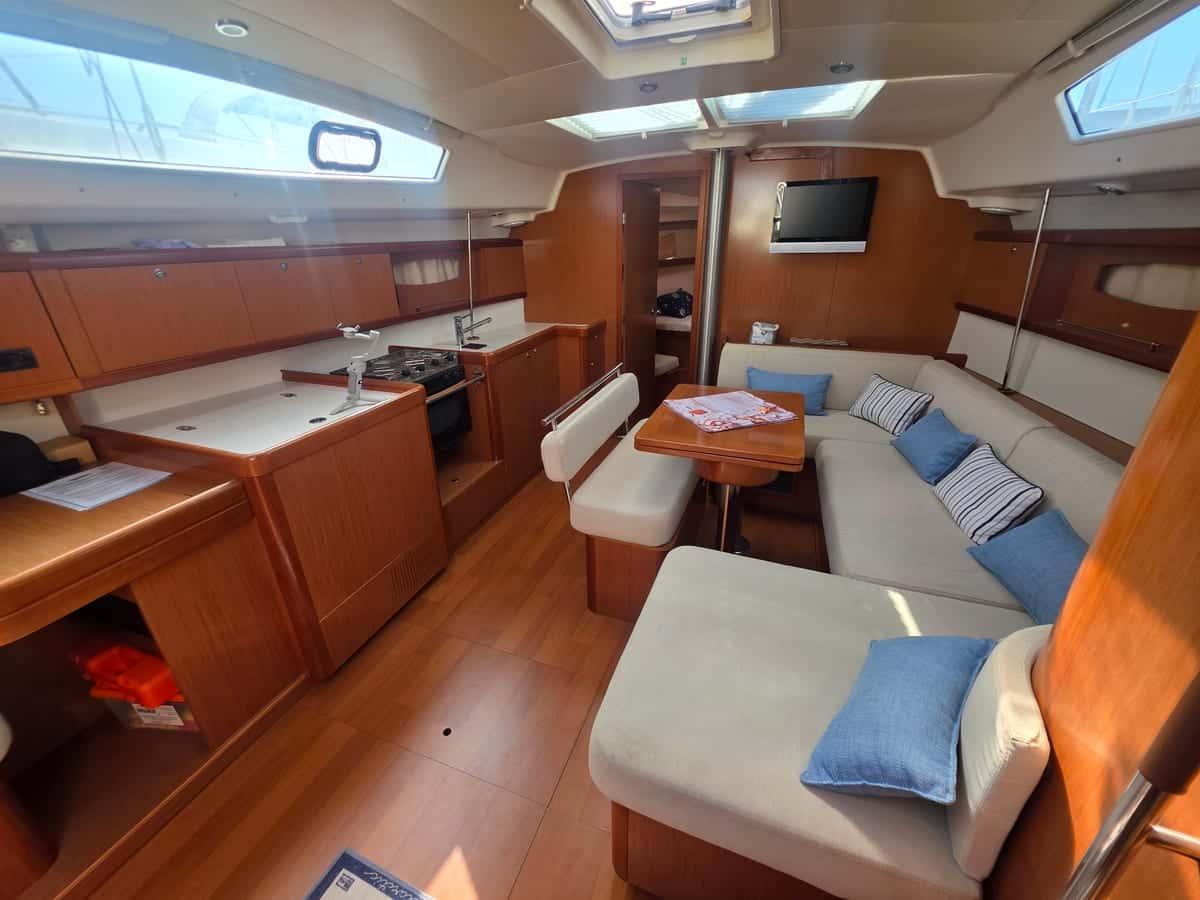 Beneteau Oceanis 43 - miniatura 4