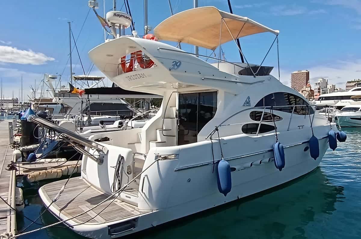 AZIMUT 39